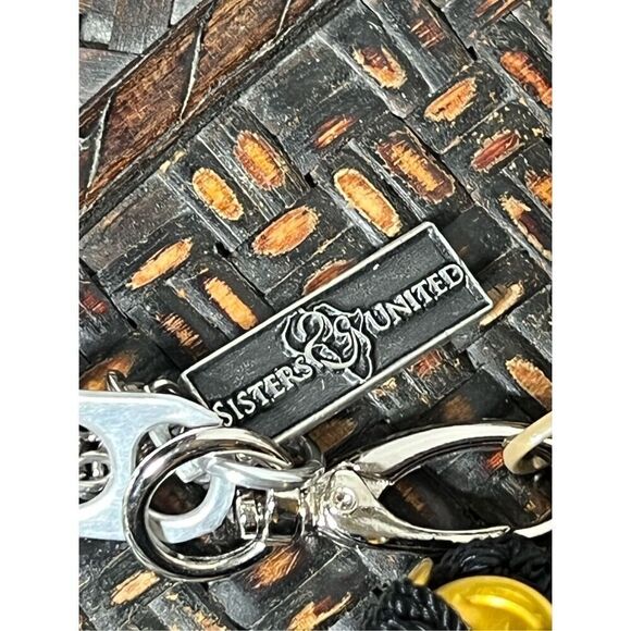 Sisters United Recycled Pop Tab Handmade Wristlet Coin Purse Set - Picture 3 of 4